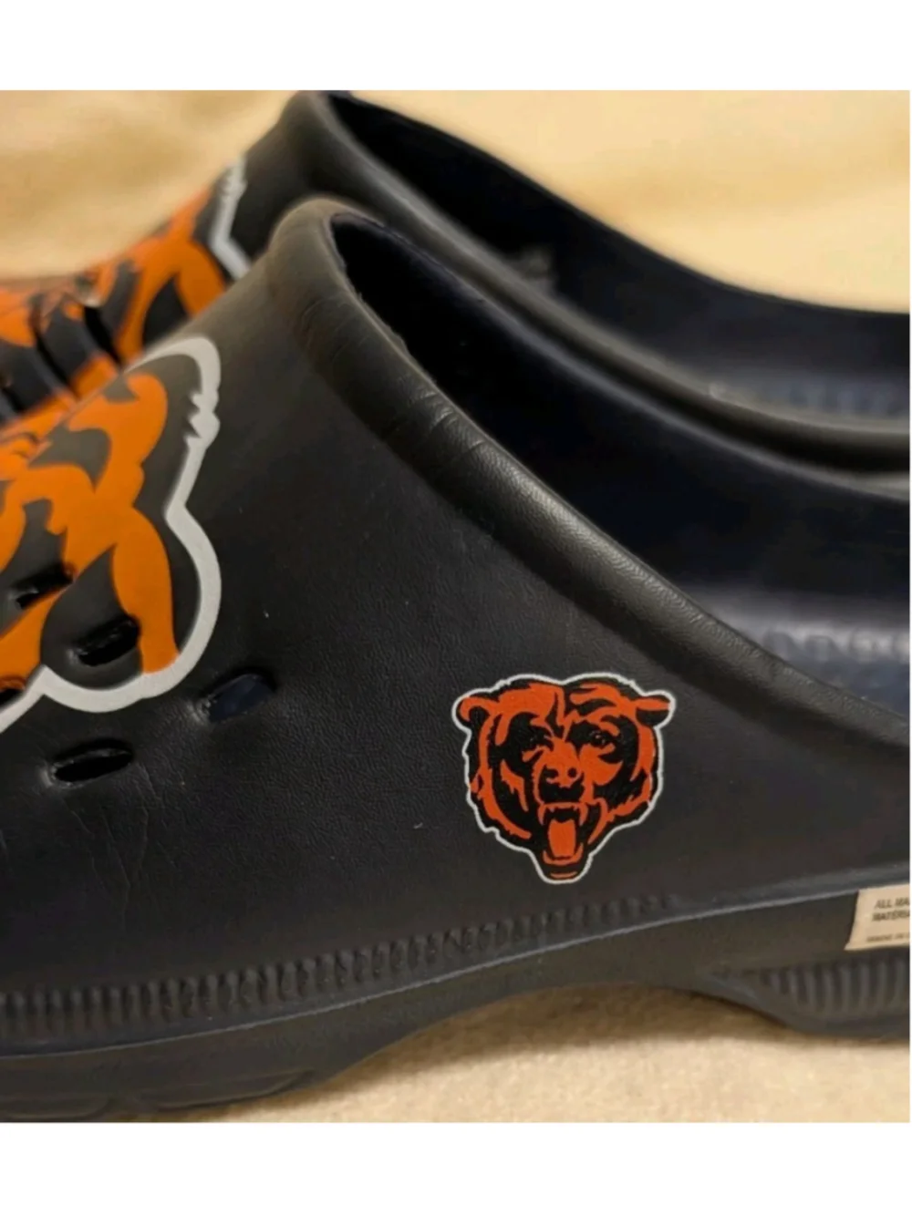 FOCO NFL Men's Chicago Bears 2023 Colorblock Big Logo Clogs Size 9-10 B124